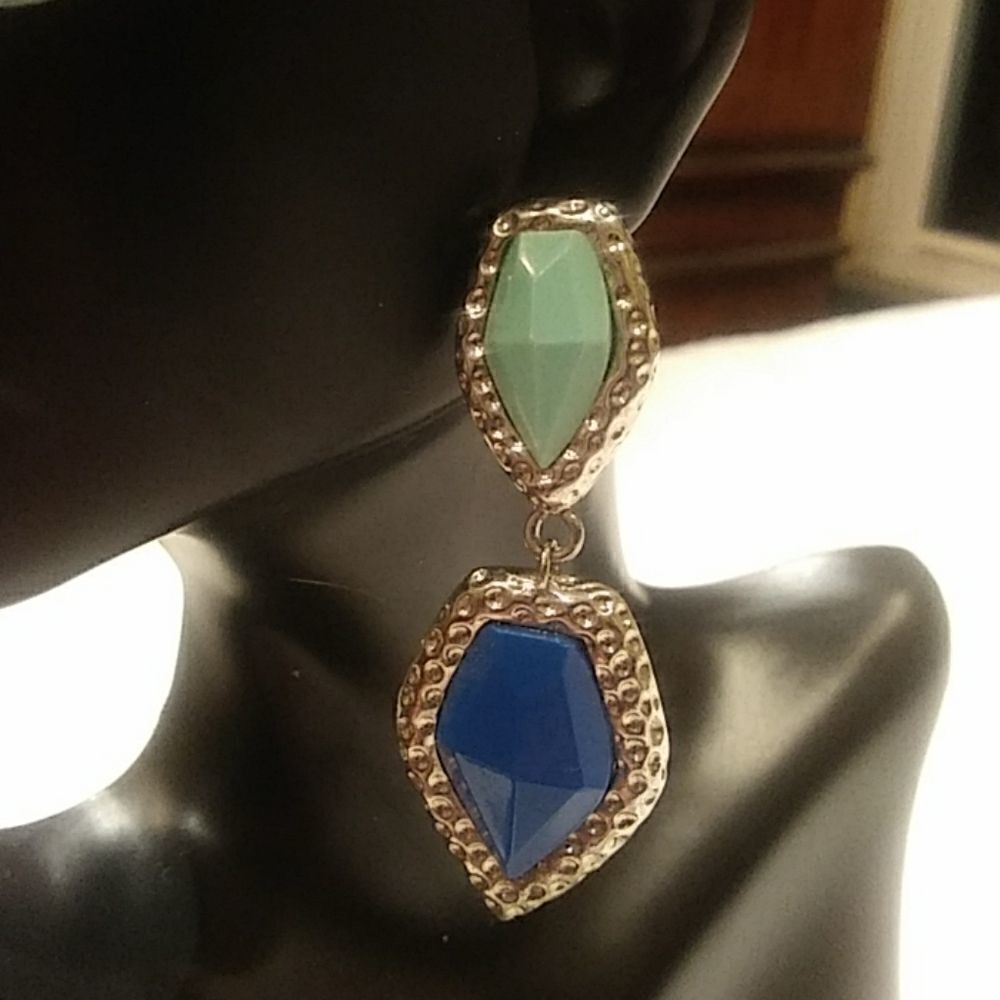 Earrings - Picture 2 of 4